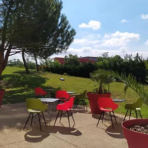 Cerise Apartahotel